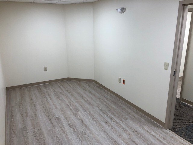 More Photos Of 215 Toll Gate Rd, Warwick Medical For Lease