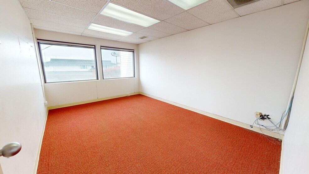 More Photos Of 1005 W 4th St, Winnemucca Bank For Sale