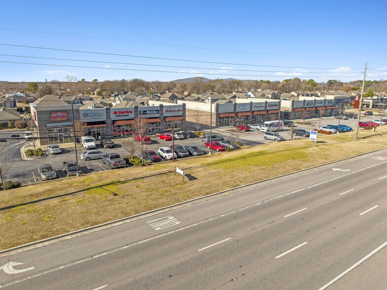 More Photos Of 11310 Memorial Pky SW, Huntsville Freestanding For Lease