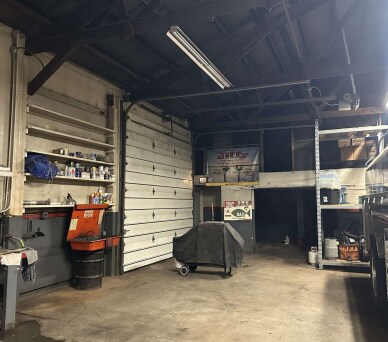 More Photos Of 17871 Janesville Rd, Muskego Auto Repair For Lease