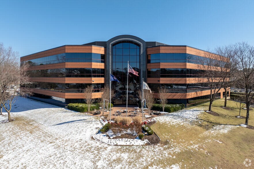 Primary Photo Of 4701 Cox Rd, Glen Allen Office For Lease