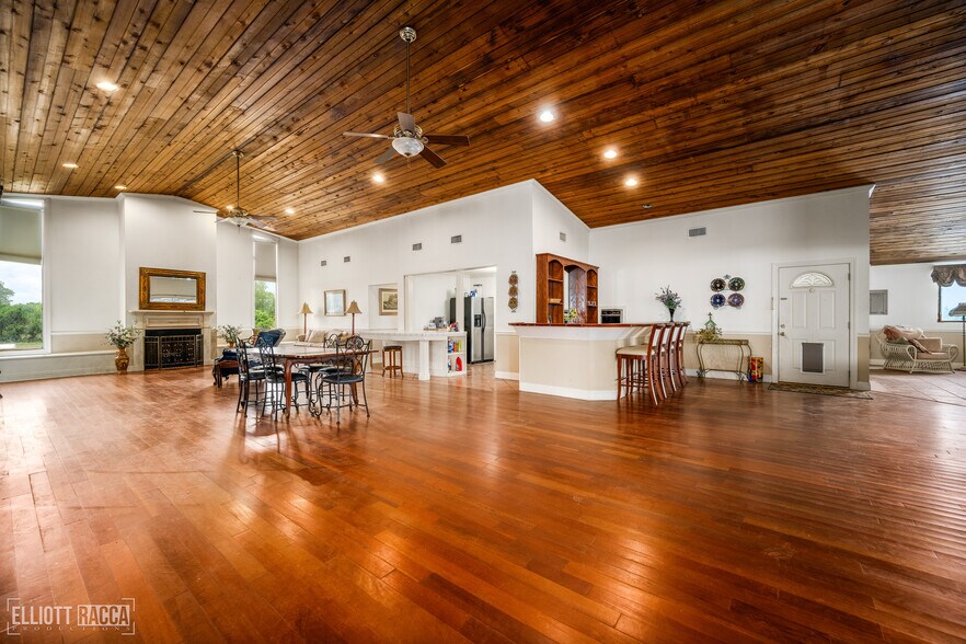 More Photos Of 1785 Old River Rd, Natchitoches Light Manufacturing For Sale