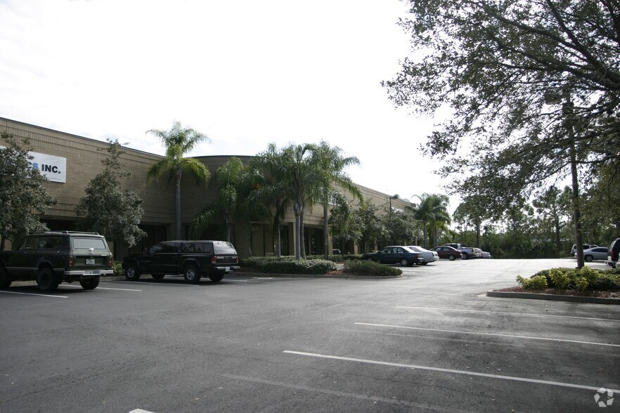 More Photos Of 751 North Dr, Melbourne Flex For Lease