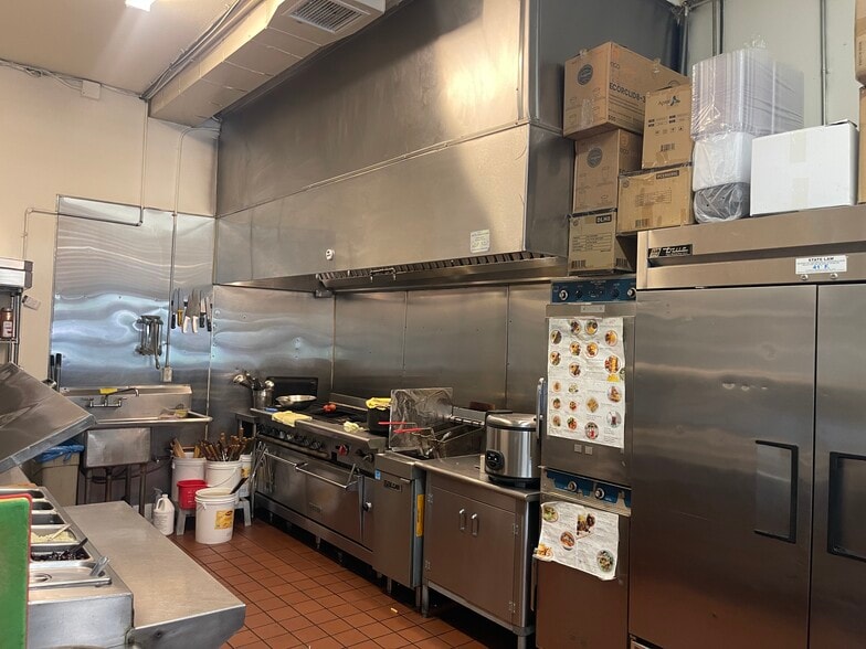 More Photos Of 5657-5673 Las Virgenes Rd, Calabasas General Retail For Lease