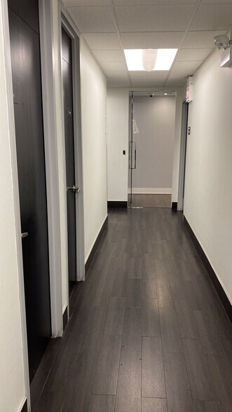 More Photos Of 6232 N Pulaski Rd, Chicago Office For Sale