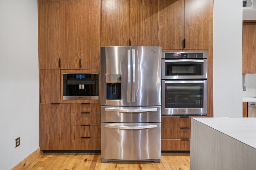 More Photos Of 91 W Hightower Dr, Dawsonville Warehouse For Sale