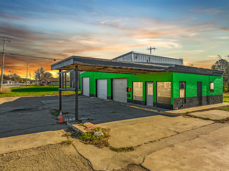 Primary Photo Of 700 E Jefferson Ave, Whitney Distribution For Sale