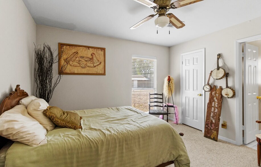 More Photos Of 25911 I-45, Spring Restaurant For Sale