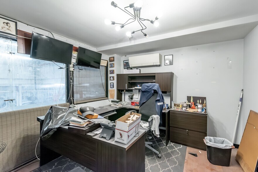 More Photos Of 616 Coney Island Ave, Brooklyn Auto Repair For Sale