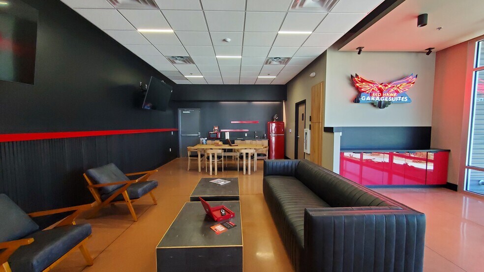 More Photos Of 24925 N 15th Ave, Phoenix Self Storage For Sale