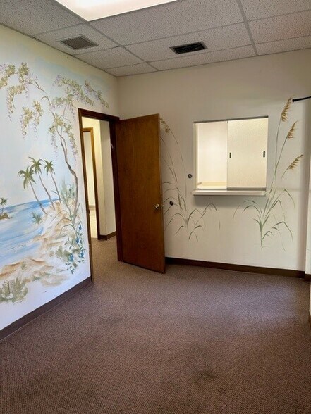 More Photos Of 120 John F Kennedy Dr, Atlantis Medical For Sale