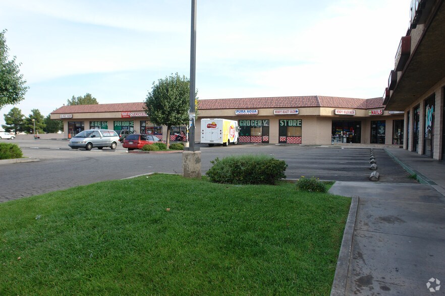 More Photos Of 101-137 E Avenue J, Lancaster Unknown For Lease