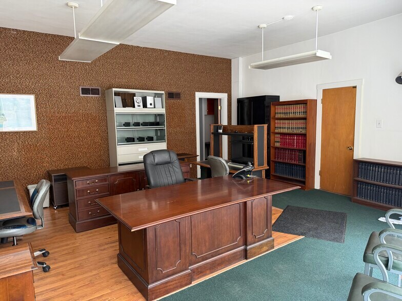 More Photos Of 6233 Gravois Ave, Saint Louis Office For Sale