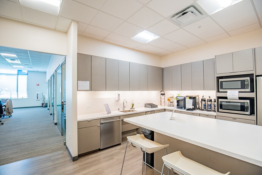 More Photos Of 5000 Headquarters Dr, Plano Office For Lease