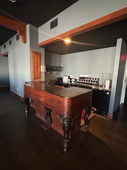 More Photos Of 3428 Meramec St, Saint Louis Restaurant For Lease