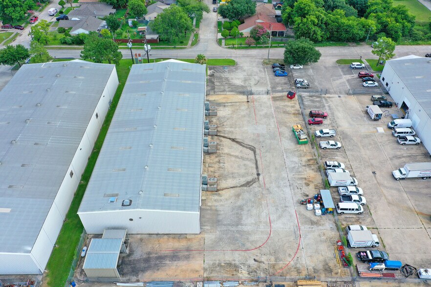 More Photos Of 5119 Hiltonview Rd, Houston Warehouse For Lease