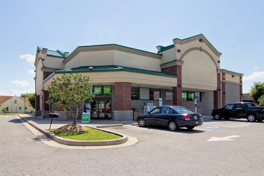 Primary Photo Of 318 N Chancery St, McMinnville Drugstore For Lease