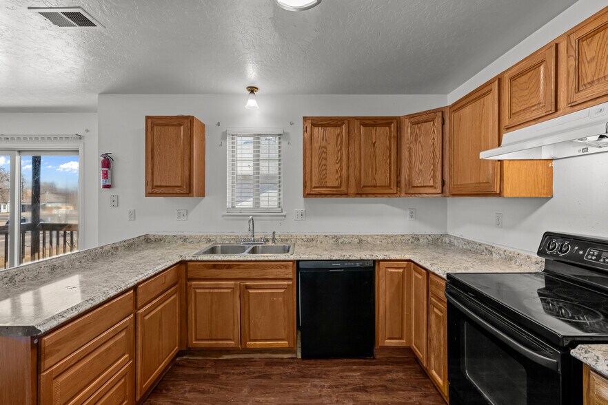 More Photos Of 1412 10th St, Greeley Apartments For Sale