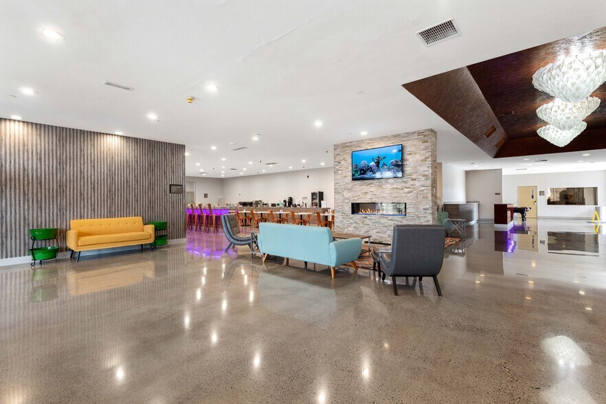 More Photos Of 50 Comstock St, Richland Hotel For Lease