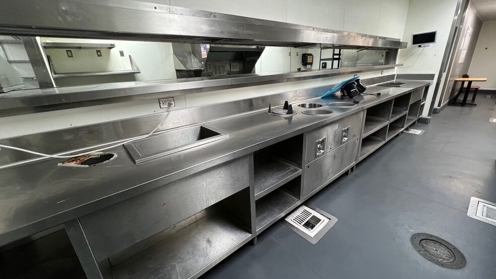 More Photos Of 6200 College Dr, Suffolk General Retail For Lease