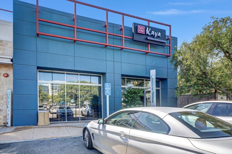 More Photos Of 863-885 N Douglas St, El Segundo Office For Sale