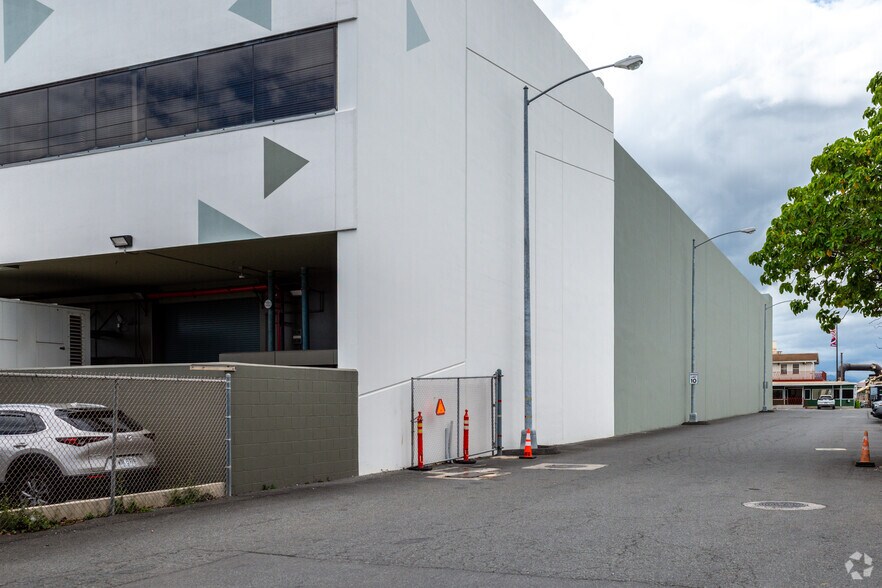 More Photos Of 238 Sand Island Access Rd, Honolulu Warehouse For Lease