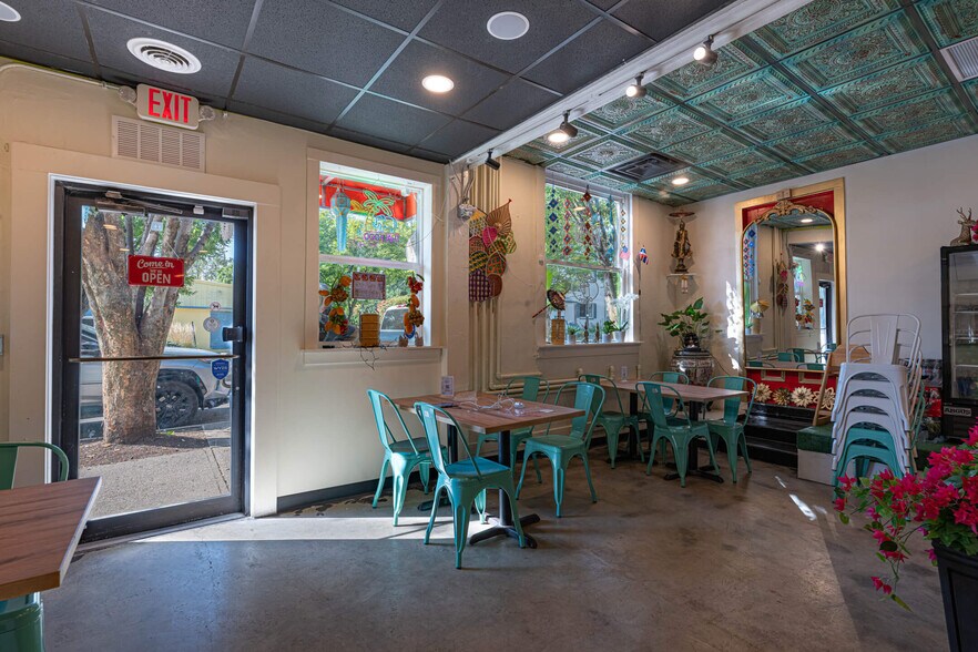 More Photos Of 136-138 Dayton St, Yellow Springs Storefront For Sale