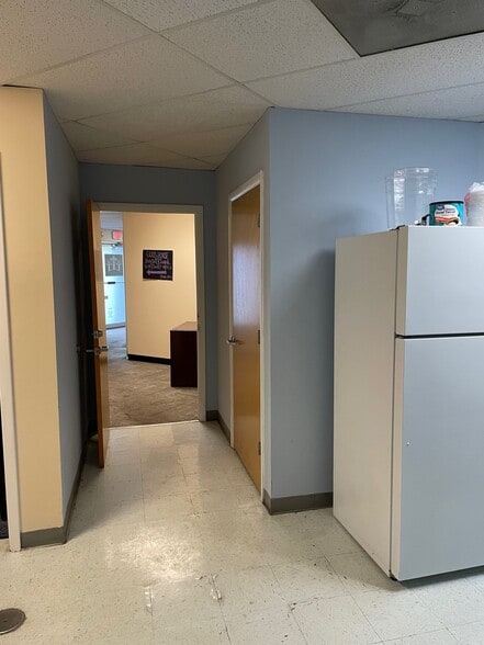 More Photos Of 660-670 Lincoln St, Portsmouth Unknown For Lease