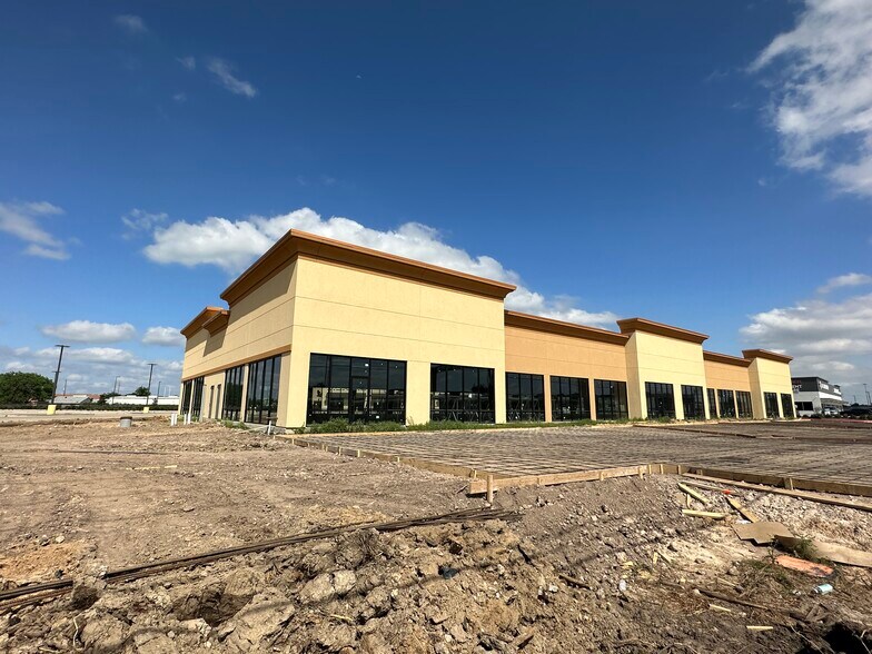 More Photos Of 25414 Northwest Fwy, Cypress Unknown For Lease