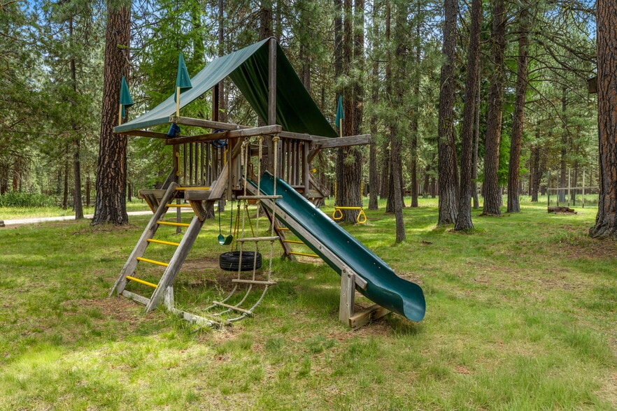 More Photos Of 13375 SW Forest Service Rd, Camp Sherman Hotel For Sale