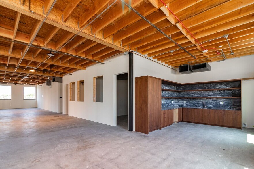 More Photos Of 3550 Hayden Ave, Culver City Office For Sale