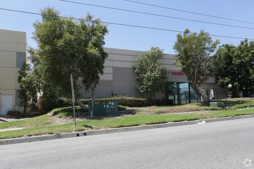 More Photos Of 10880 Mulberry Ave, Fontana Warehouse For Lease