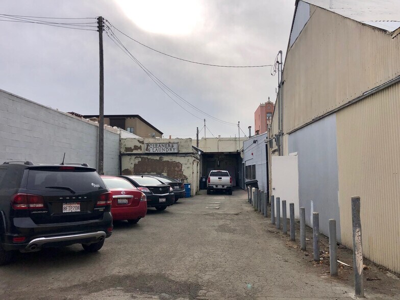 More Photos Of 14 E Lake Ave, Watsonville Storefront For Sale