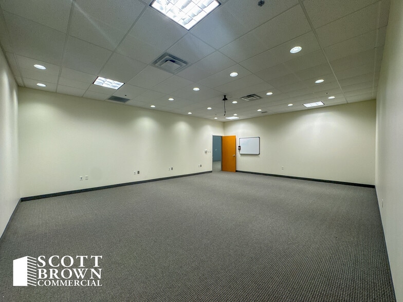 More Photos Of 3317 Essex Dr, Richardson Research And Development For Lease