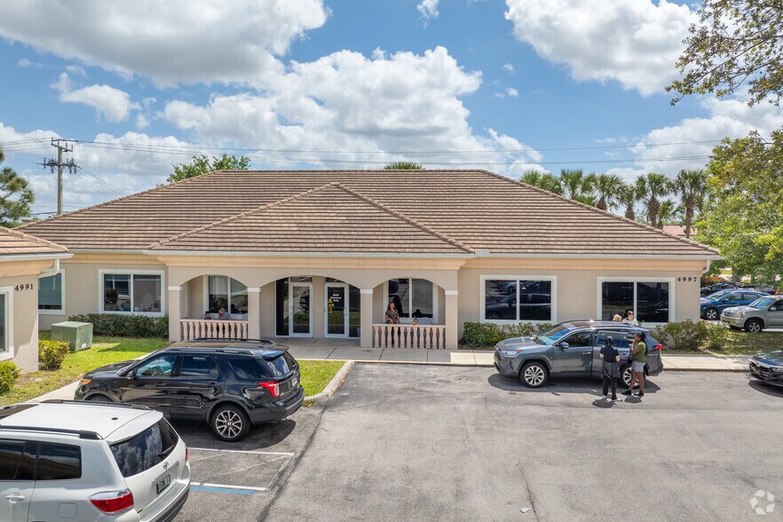 More Photos Of 4995-4997 Royal Gulf Cir, Fort Myers Medical For Sale