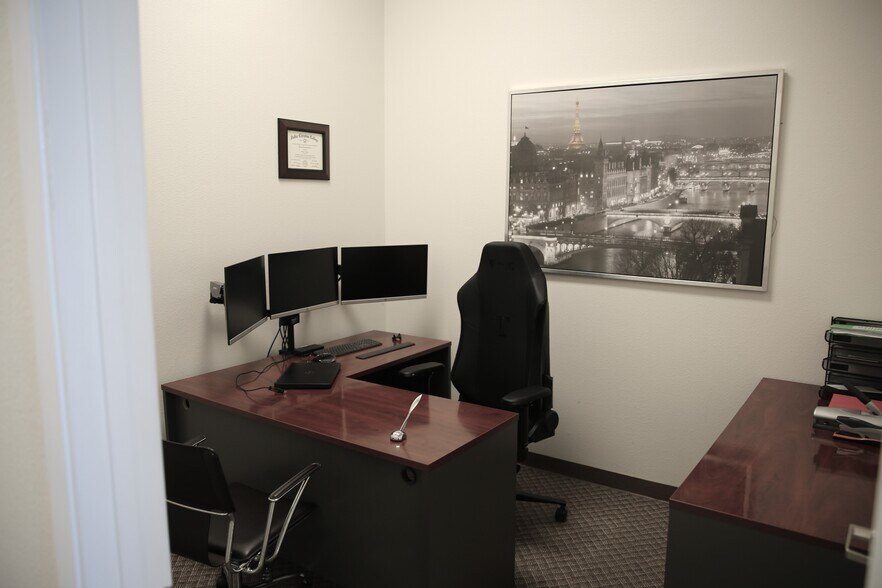 More Photos Of 2453 Fenton St, Chula Vista Research And Development For Lease