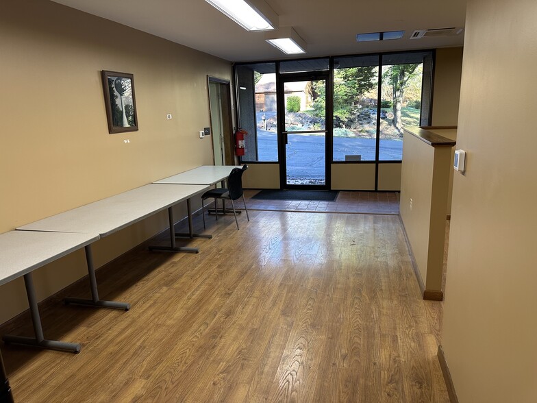 More Photos Of 50 E Woodhaven Dr, White Haven Office For Sale