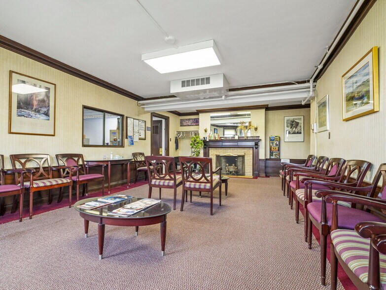 More Photos Of 1180 Beacon St, Brookline Hospital For Sale