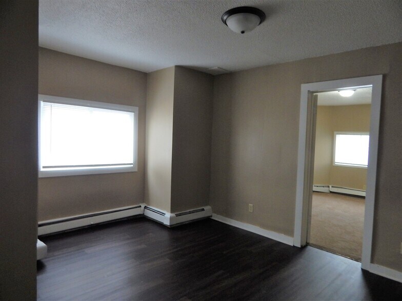 More Photos Of 953 Desoto St, Saint Paul Apartments For Sale