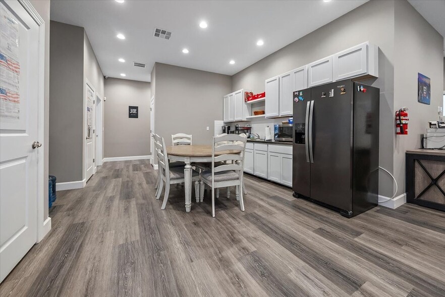 More Photos Of 9521 Shellie Rd, Jacksonville Medical For Sale