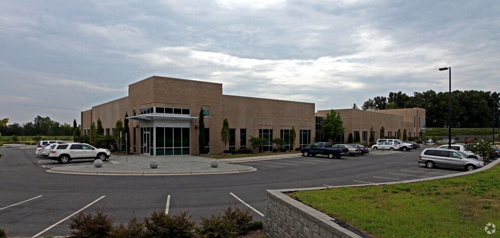 More Photos Of 7025 Northwinds Dr NW, Concord Office For Lease