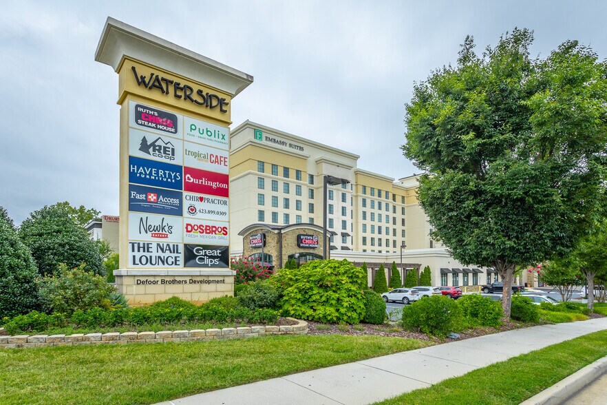 More Photos Of 7201 Shallowford Rd, Chattanooga Unknown For Lease