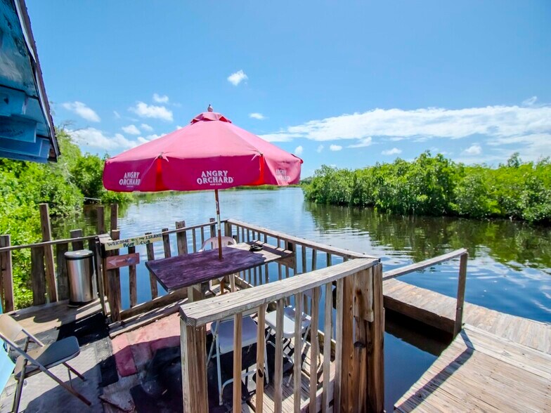 More Photos Of 1761 Beckett Way & US Highway 19, Tarpon Springs Bar For Sale