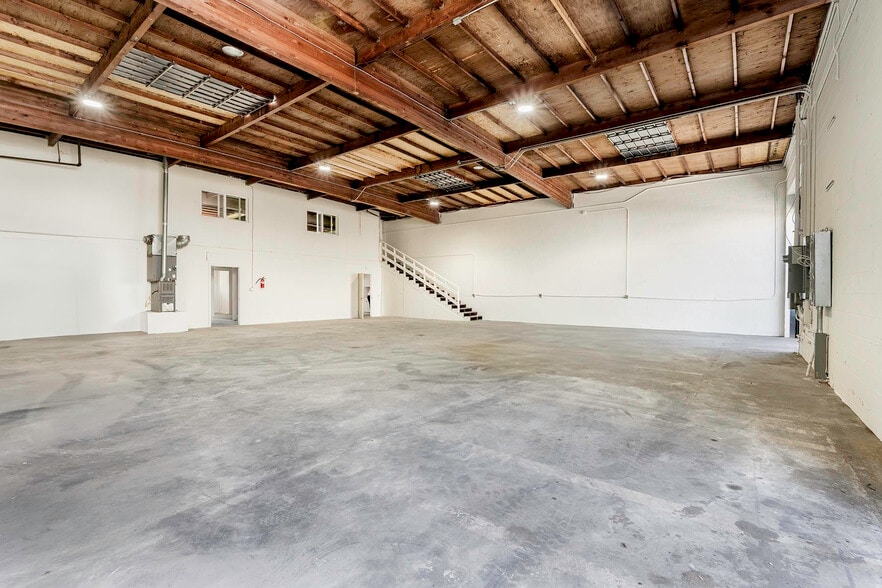 More Photos Of 133 W 155th St, Gardena Manufacturing For Sale