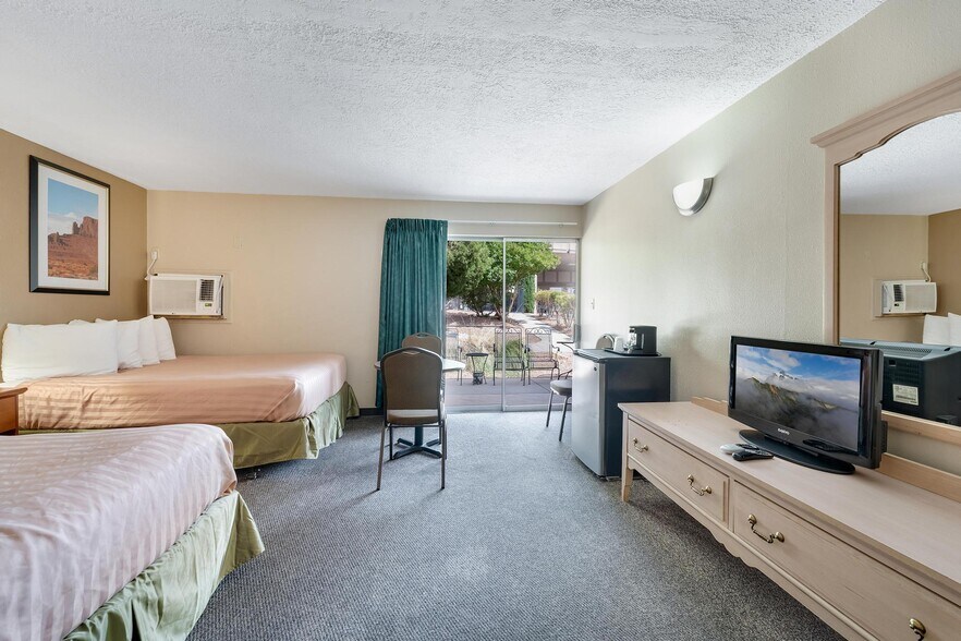 More Photos Of 150 N Lake Powell Blvd, Page Hotel For Sale