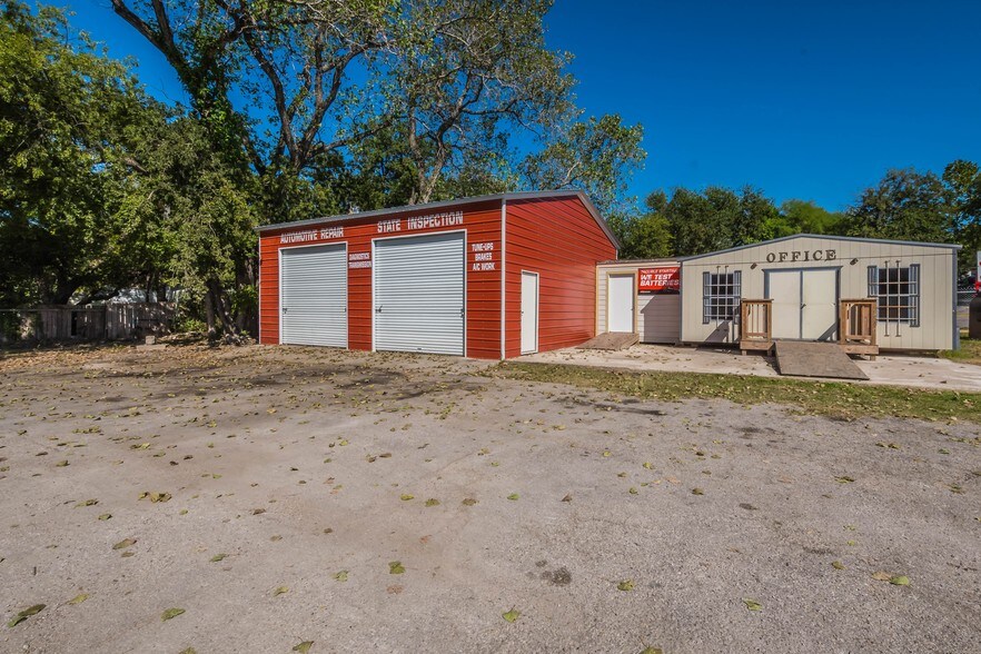 More Photos Of 6201 S Congress Ave, Austin Auto Repair For Lease