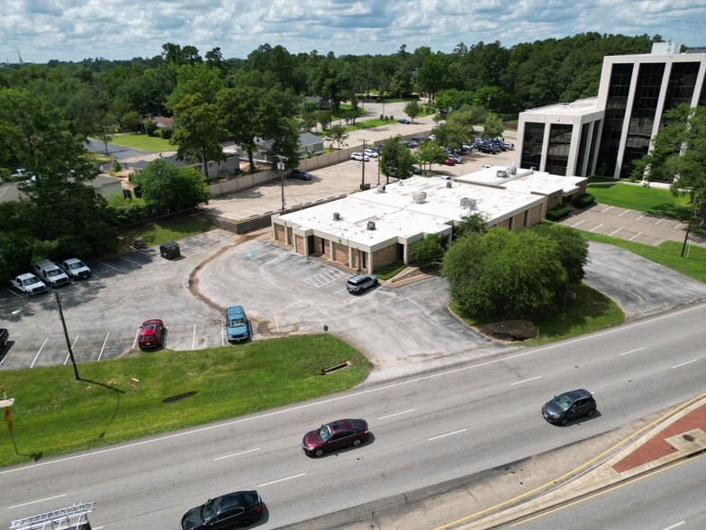 More Photos Of 3025 & 3027 S SE 323 loop, Tyler Office For Sale