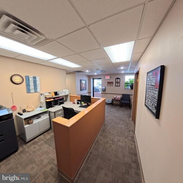 More Photos Of 1515 Mount Hope Ave, Pottsville Office For Sale
