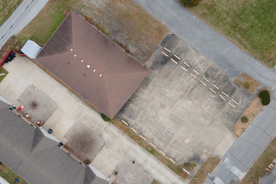 More Photos Of 808 W Prairie St, Marion Office For Sale