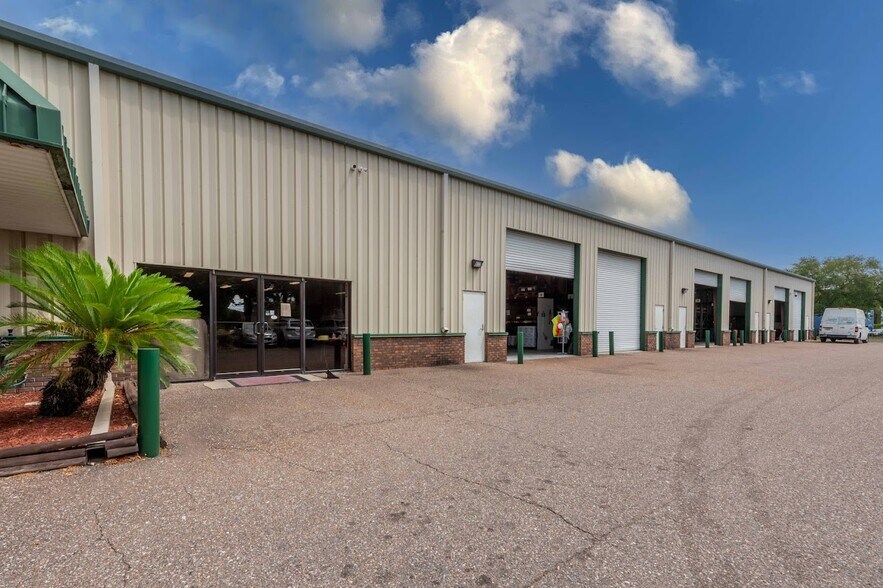 More Photos Of 3001 Faye Rd, Jacksonville Warehouse For Lease